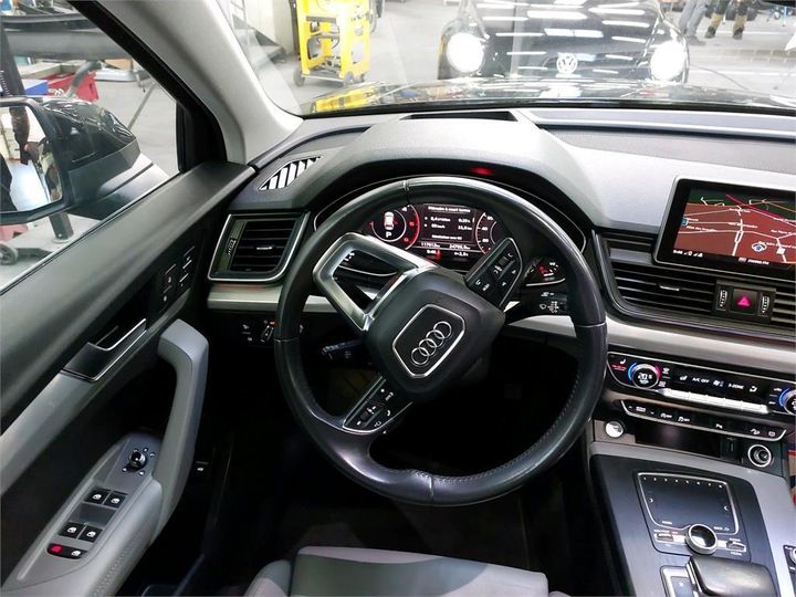 Photo 17 VIN: WAUZZZFY0K2053025 - AUDI Q5 