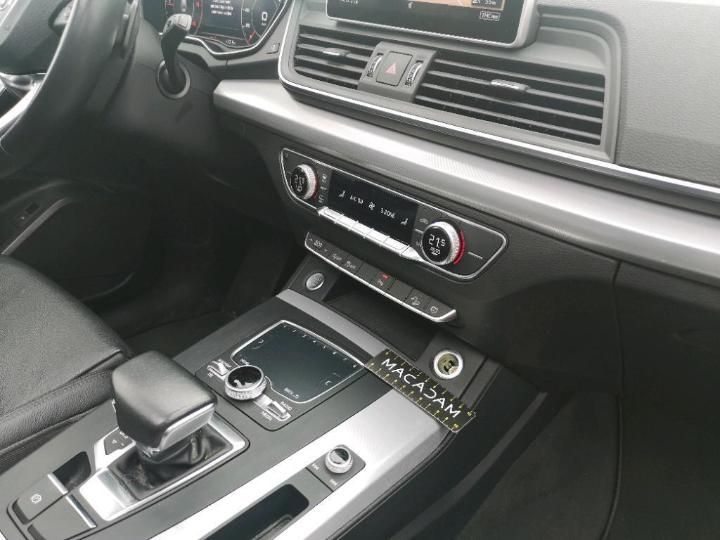 Photo 19 VIN: WAUZZZFY1J2057065 - AUDI Q5 