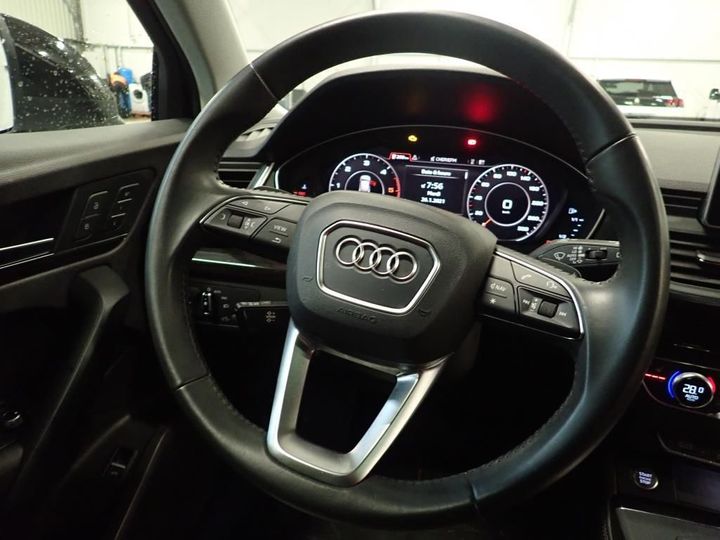 Photo 11 VIN: WAUZZZFY1J2061634 - AUDI Q5 