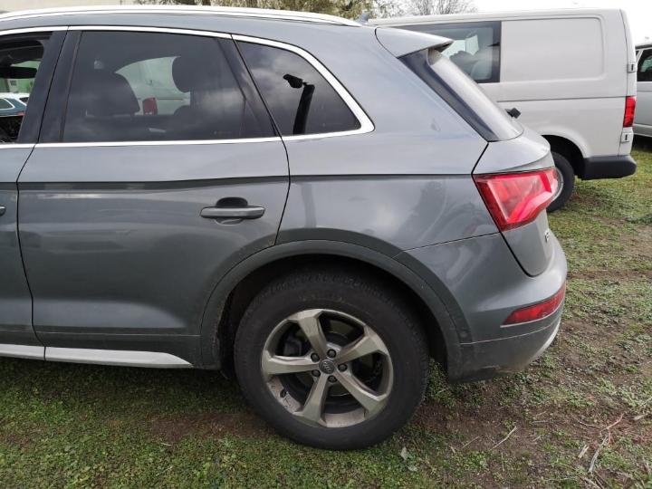 Photo 31 VIN: WAUZZZFY8J2049402 - AUDI Q5 