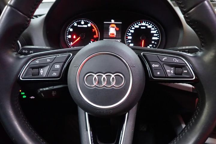 Photo 11 VIN: WAUZZZGA9KA047411 - AUDI Q2 