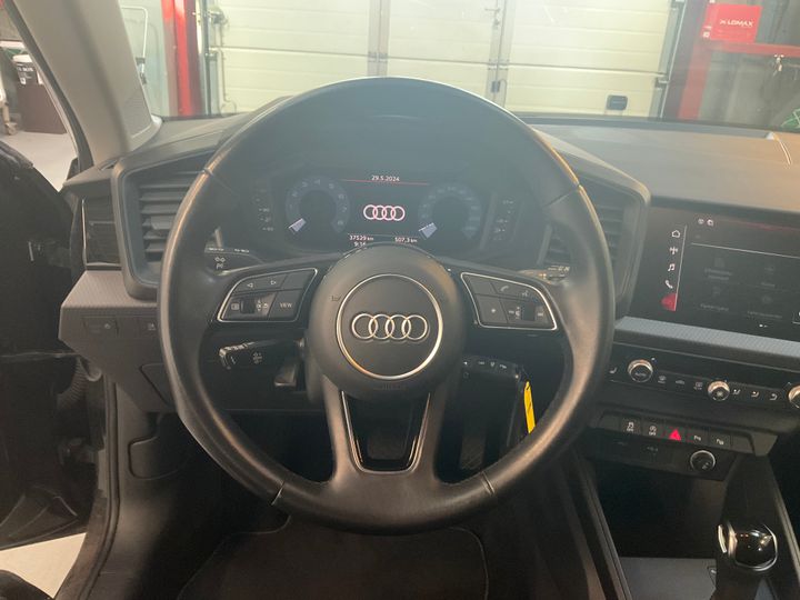 Photo 8 VIN: WAUZZZGB0MR057774 - AUDI A1 