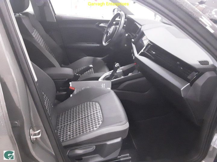 Photo 18 VIN: WAUZZZGB4KR002631 - AUDI A1 