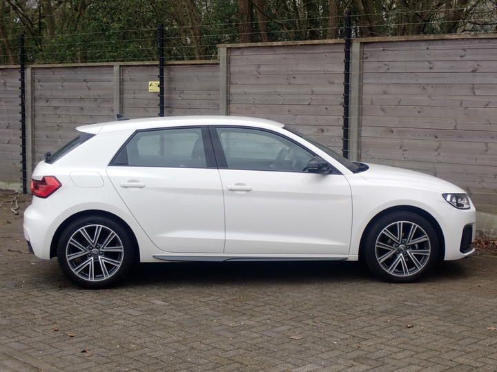 Photo 3 VIN: WAUZZZGB6LR021666 - AUDI A1 HATCHBACK 