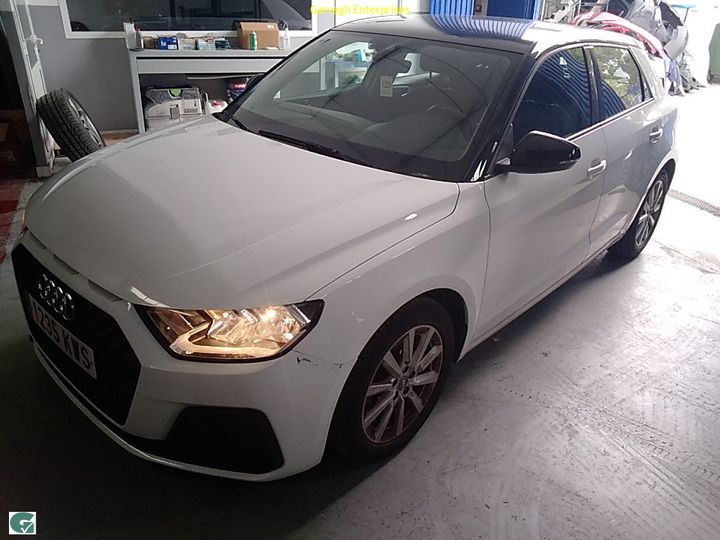 Photo 2 VIN: WAUZZZGBXKR023144 - AUDI A1 