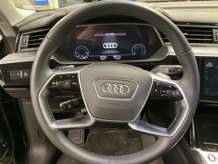 Photo 9 VIN: WAUZZZGE0NB039537 - AUDI E-TRON 