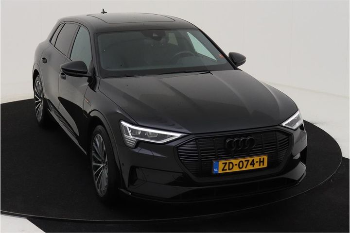 Photo 2 VIN: WAUZZZGE1KB010267 - AUDI E-TRON 