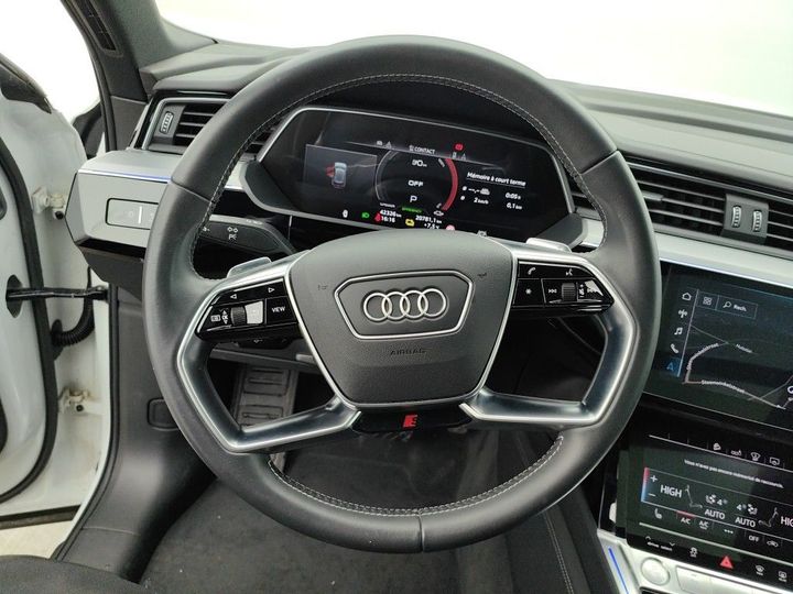 Photo 30 VIN: WAUZZZGE1LB001215 - AUDI E-TRON &#3919 BEV 