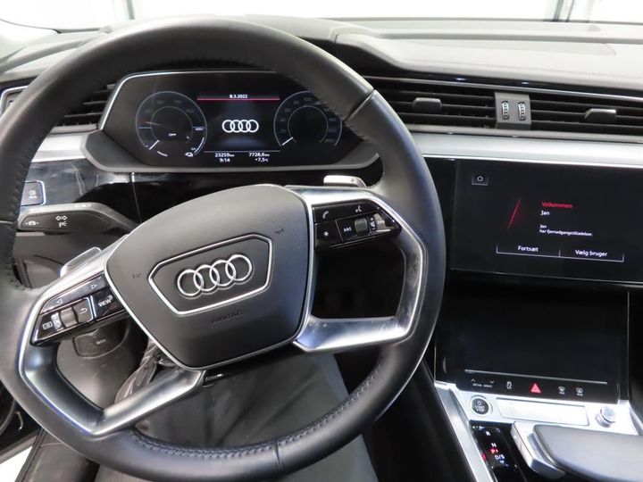 Photo 10 VIN: WAUZZZGE1MB037228 - AUDI E-TRON 