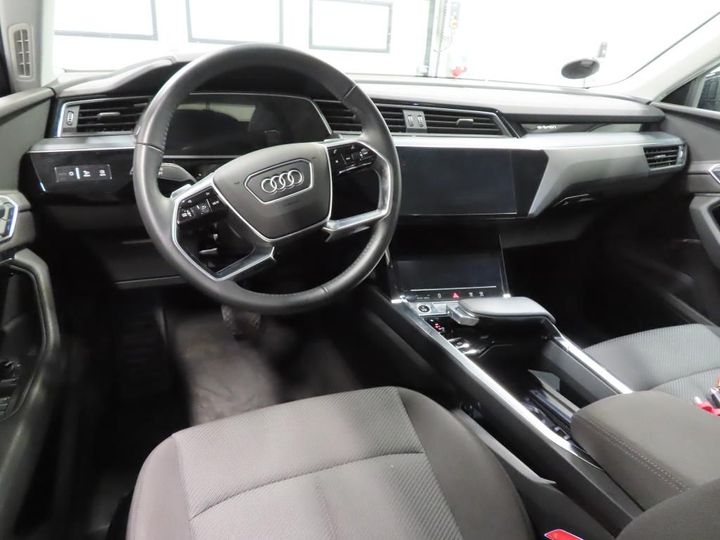 Photo 9 VIN: WAUZZZGE1MB037228 - AUDI E-TRON 