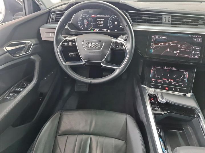 Photo 6 VIN: WAUZZZGE2LB014118 - AUDI E-TRON 