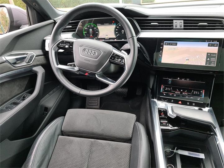 Photo 6 VIN: WAUZZZGE2LB016905 - AUDI E-TRON 