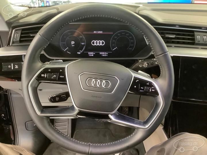 Photo 13 VIN: WAUZZZGE2LB035857 - AUDI E-TRON 