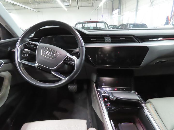 Photo 4 VIN: WAUZZZGE2MB018123 - AUDI E-TRON 