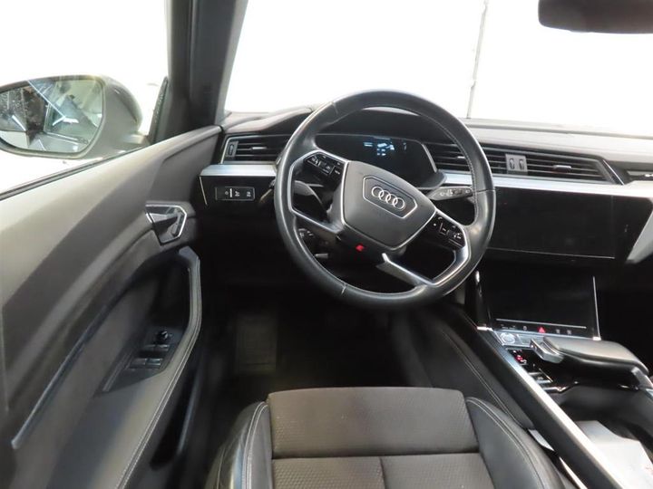 Photo 2 VIN: WAUZZZGE3LB012121 - AUDI E-TRON 