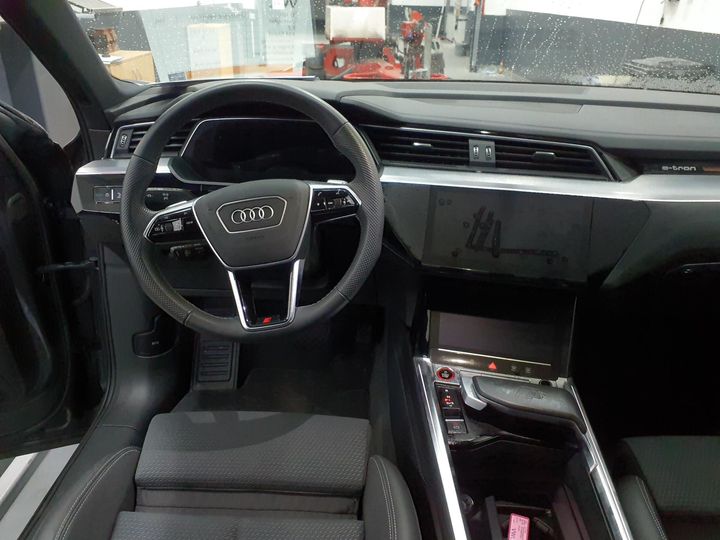 Photo 6 VIN: WAUZZZGE3NB017032 - AUDI E-TRON 