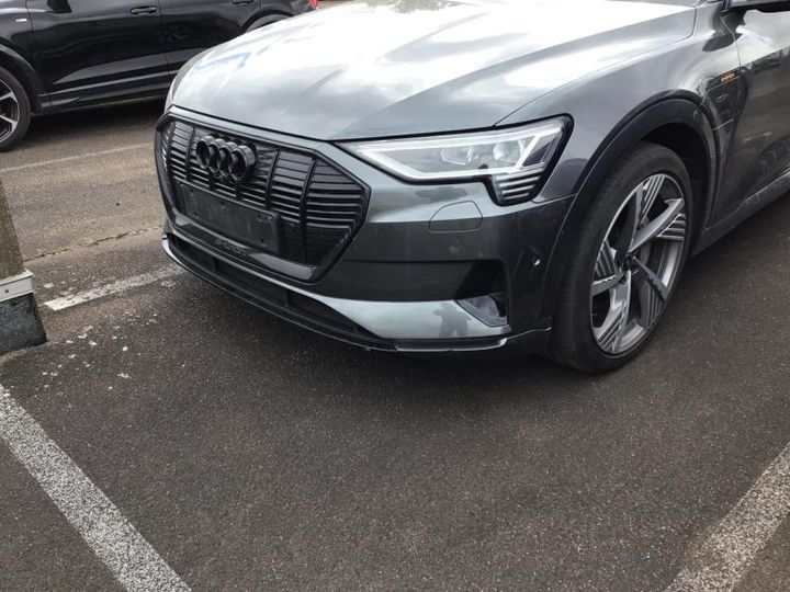 Photo 16 VIN: WAUZZZGE3NB024871 - AUDI E-TRON 