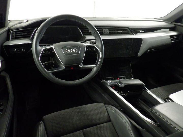 Photo 2 VIN: WAUZZZGE4LB010569 - AUDI E-TRON 