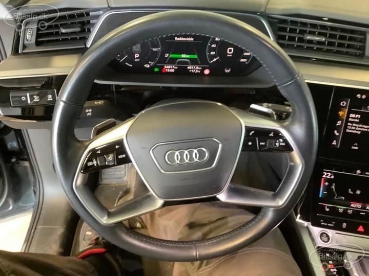 Photo 13 VIN: WAUZZZGE4MB016888 - AUDI E-TRON ESTATE 