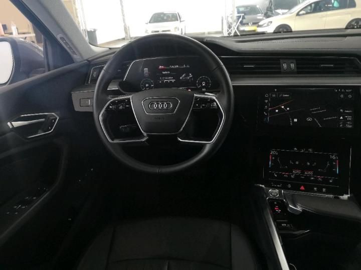 Photo 6 VIN: WAUZZZGE5KB003404 - AUDI E-TRON 