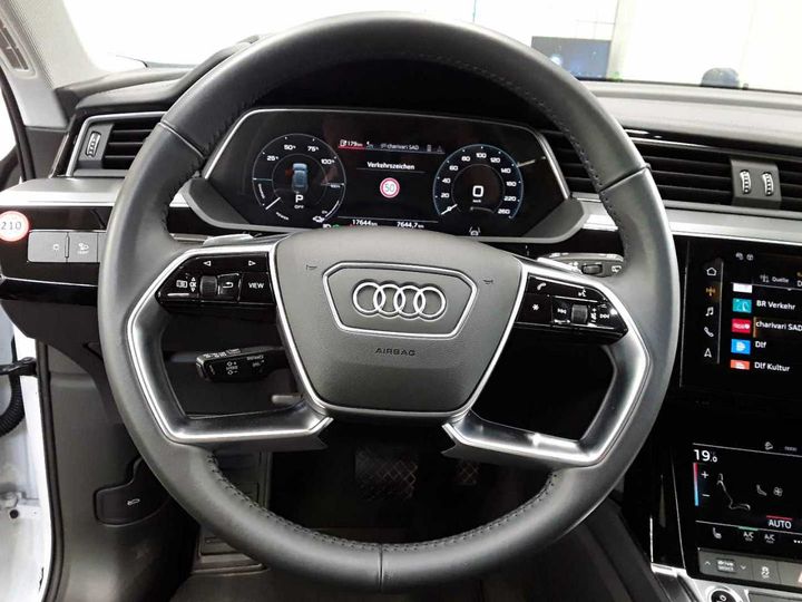 Photo 15 VIN: WAUZZZGE5MB020402 - AUDI E-TRON 55 QUATTRO 