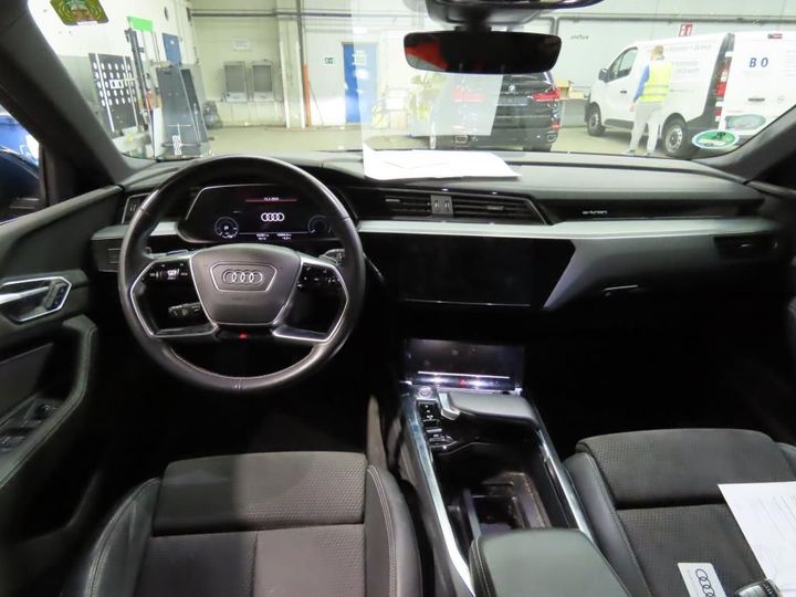 Photo 5 VIN: WAUZZZGE7KB018275 - AUDI E-TRON 