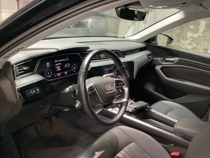 Photo 13 VIN: WAUZZZGE7LB013238 - AUDI E-TRON 