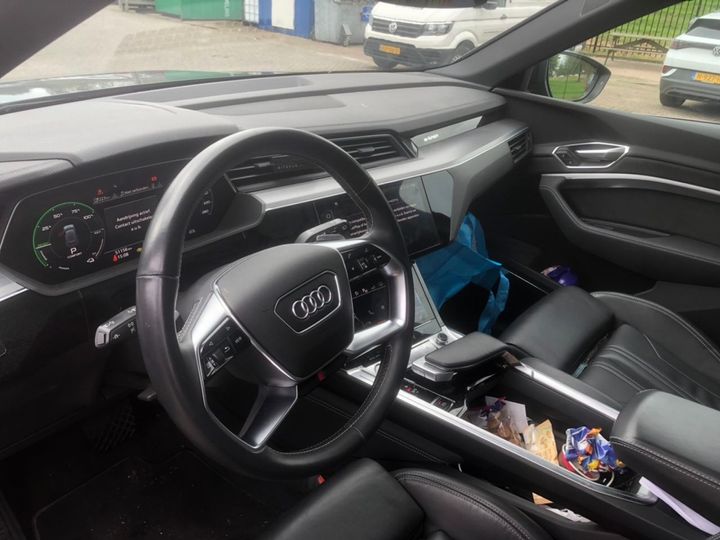 Photo 9 VIN: WAUZZZGE7LB017158 - AUDI E-TRON 