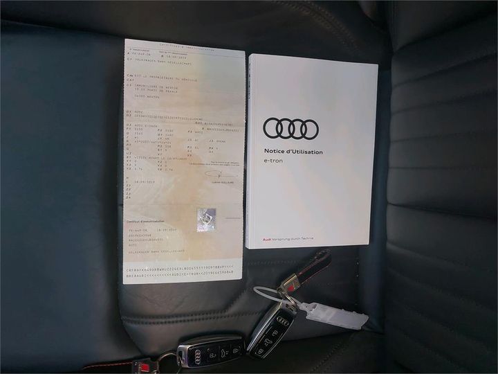 Photo 3 VIN: WAUZZZGEXLB004551 - AUDI E-TRON 