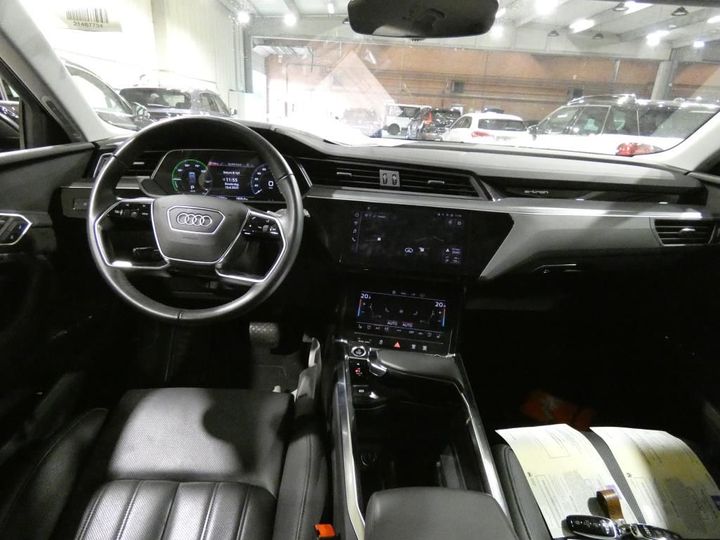 Photo 7 VIN: WAUZZZGEXMB027264 - AUDI E-TRON 