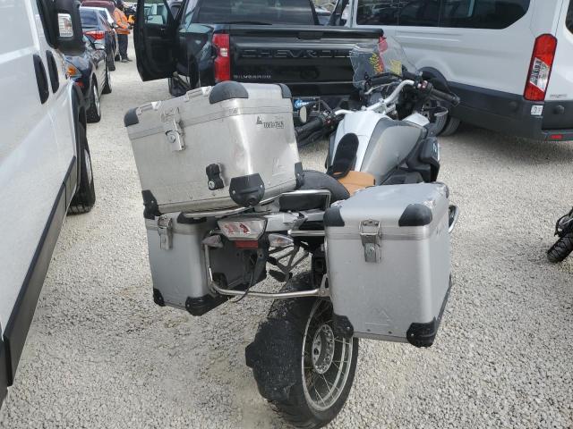 Photo 3 VIN: WB10A6100HZ655276 - BMW R1200 GS 