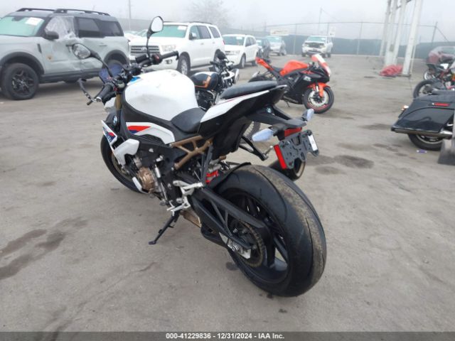 Photo 2 VIN: WB10E5301N6F43694 - BMW S 1000 R 