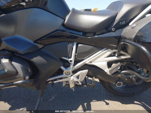 Photo 8 VIN: WB10L0303N6F81470 - BMW R 1250 RT 