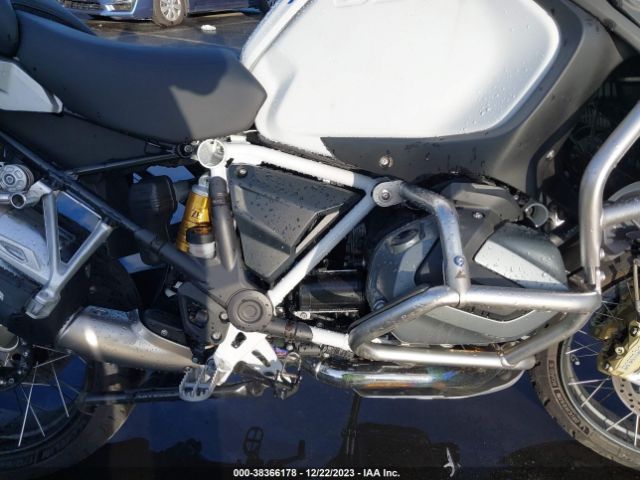 Photo 7 VIN: WB10M1308N6F63453 - BMW R 1250 