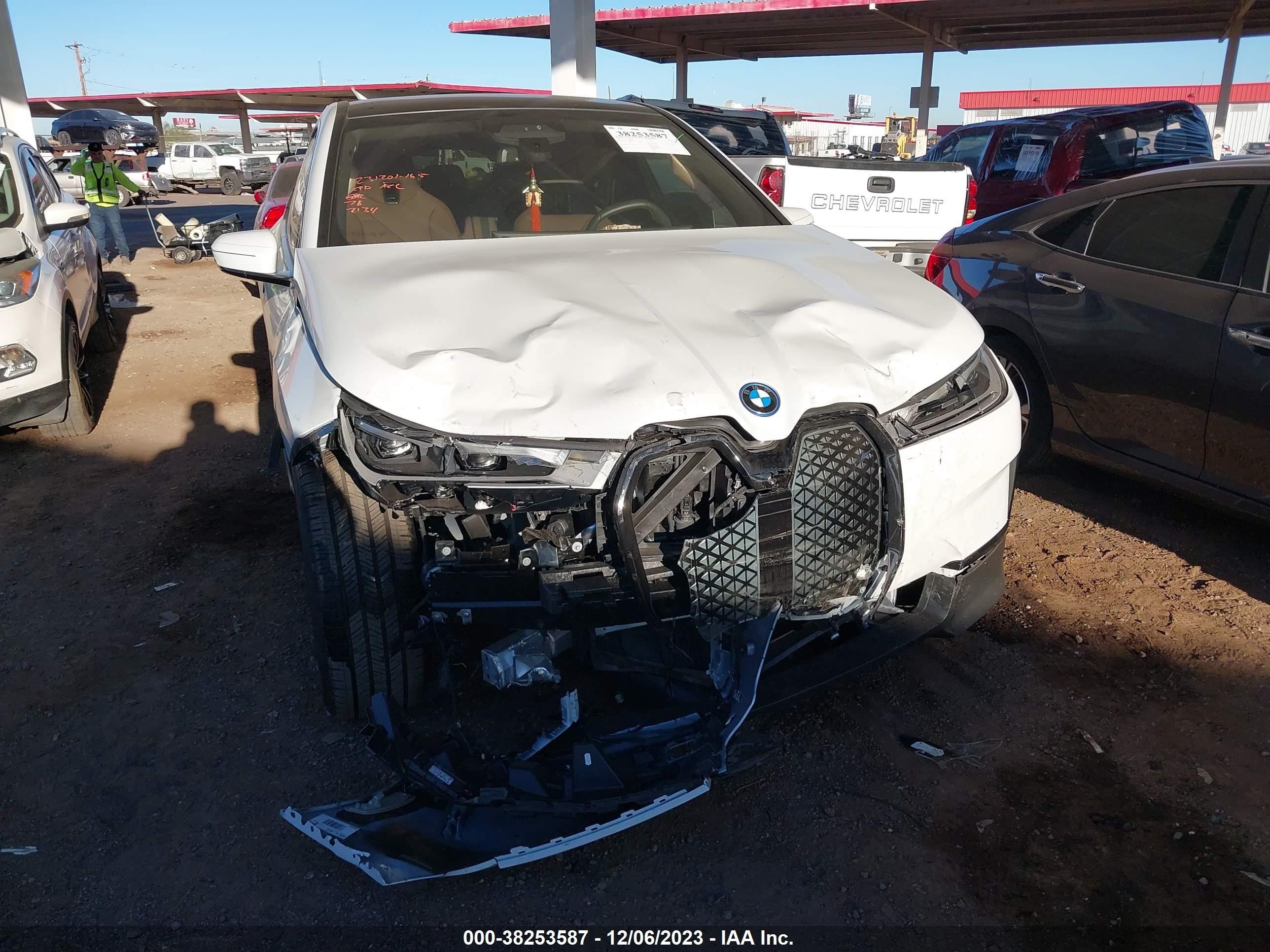 Photo 5 VIN: WB523CF01RCP02134 - BMW IX 