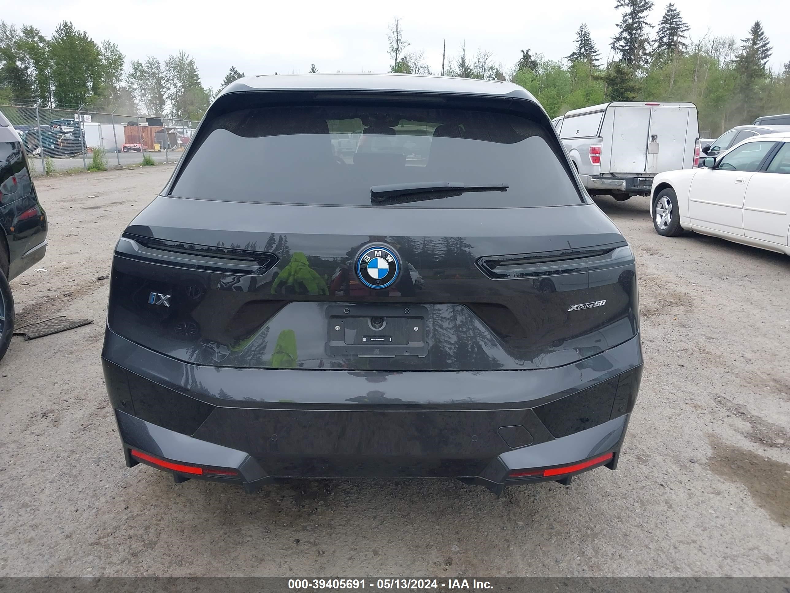 Photo 15 VIN: WB523CF02RCN94381 - BMW IX 