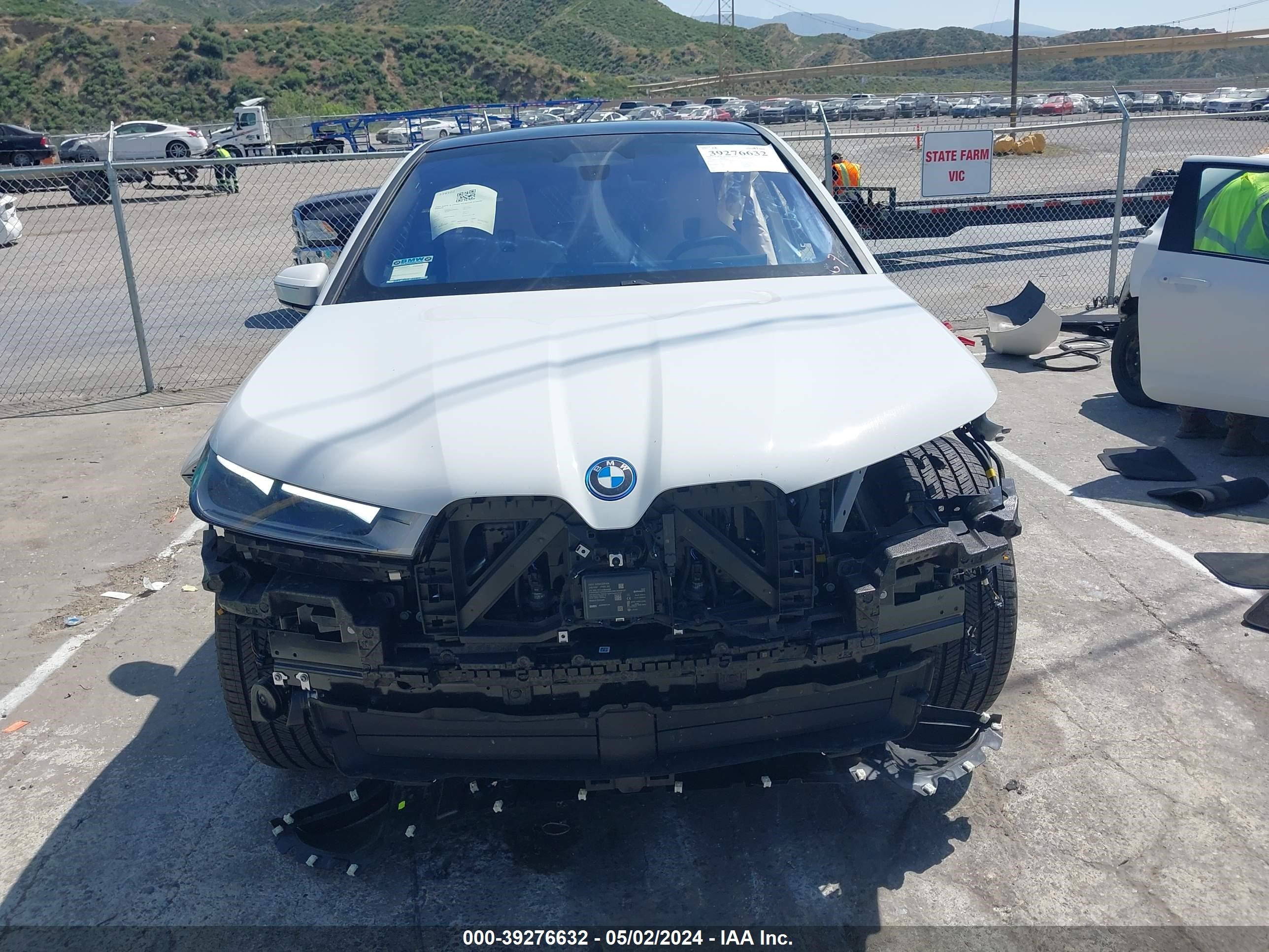 Photo 12 VIN: WB523CF06RCR65641 - BMW IX 