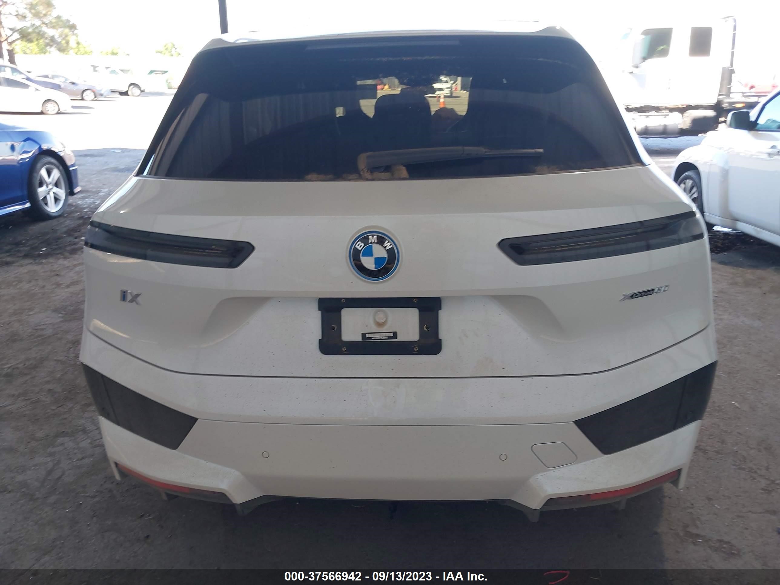 Photo 13 VIN: WB523CF07PCM23672 - BMW IX 