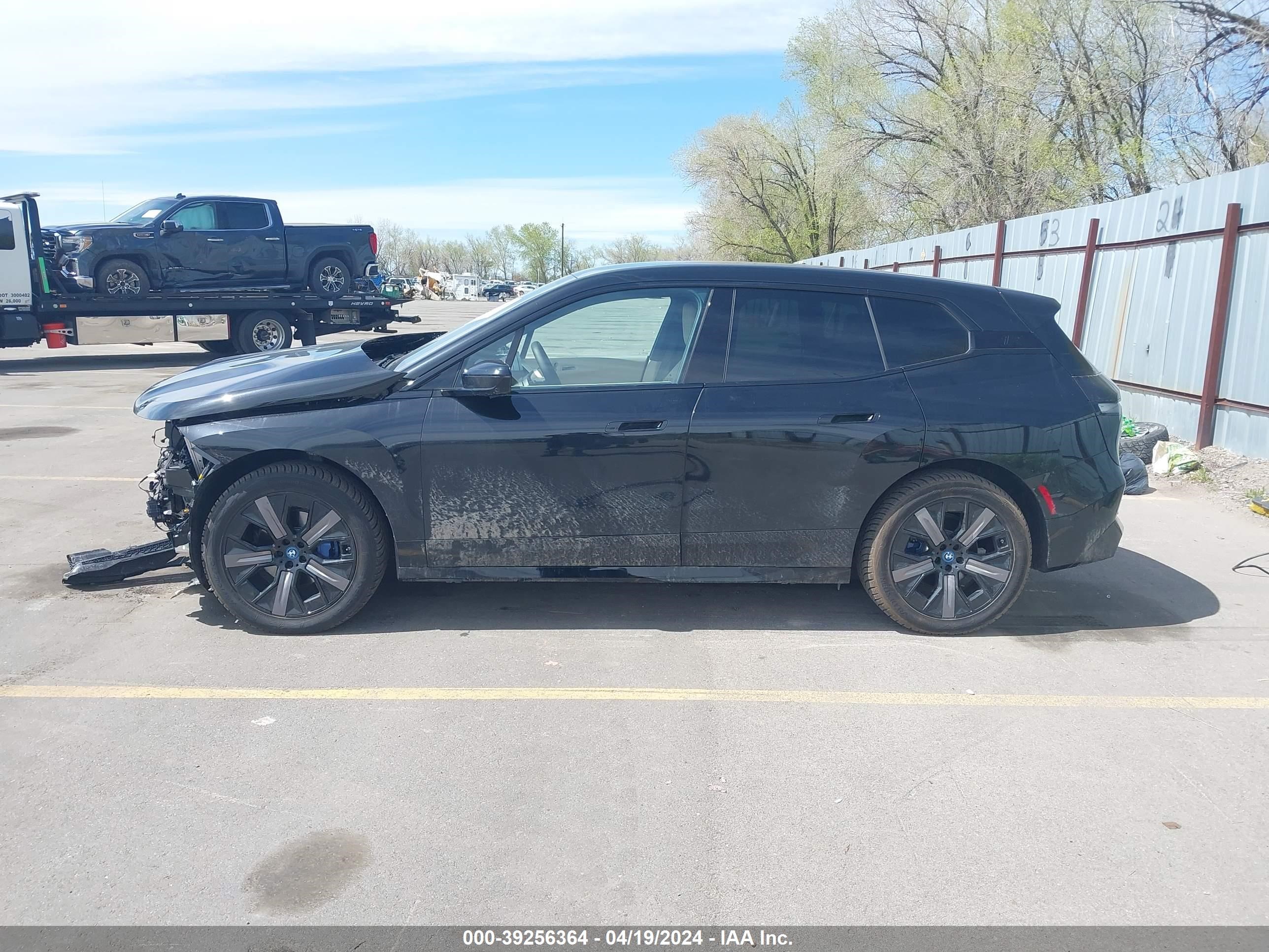 Photo 13 VIN: WB523CF07RCP83902 - BMW IX 