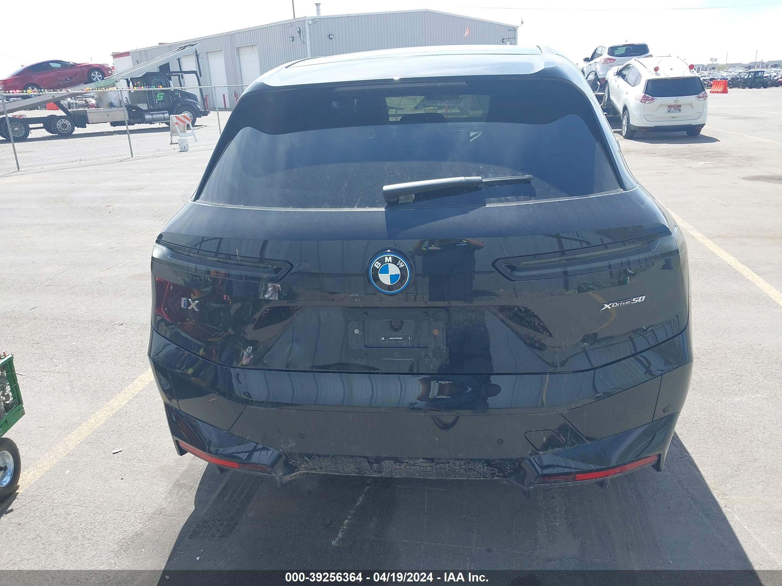 Photo 15 VIN: WB523CF07RCP83902 - BMW IX 