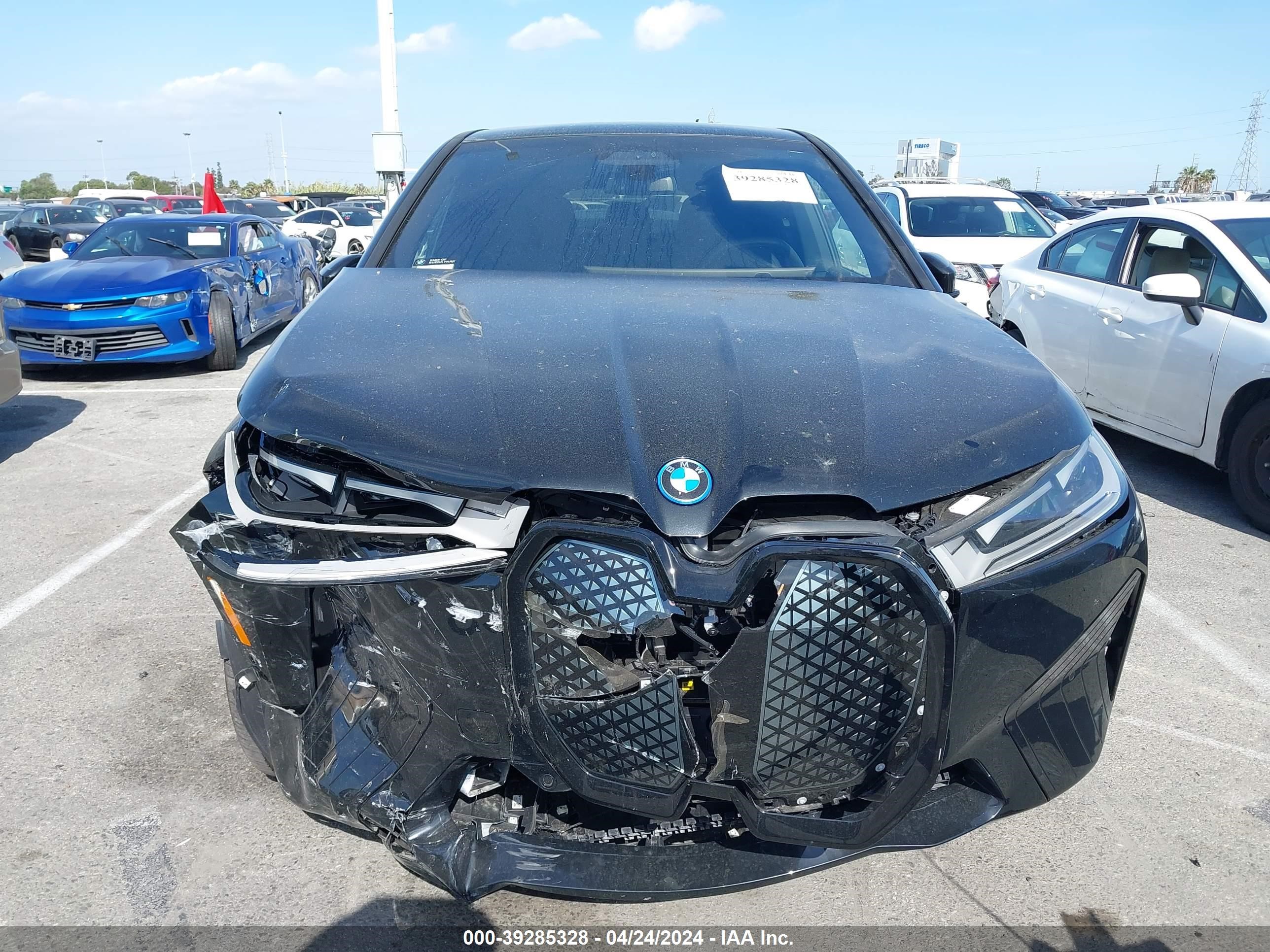 Photo 11 VIN: WB523CF09RCP49993 - BMW IX 