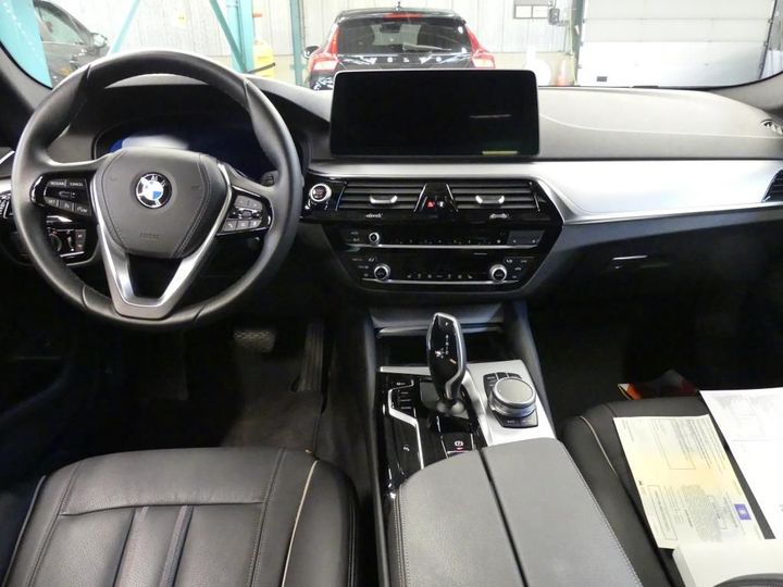 Photo 5 VIN: WBA11BL060CH76110 - BMW 5 