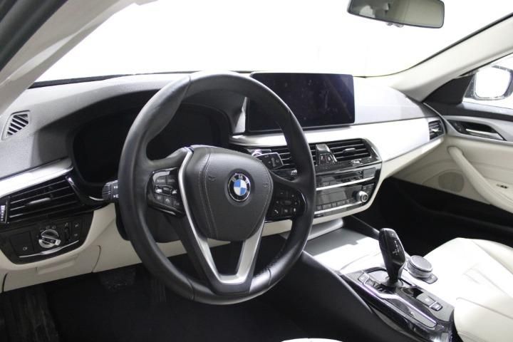 Photo 9 VIN: WBA11BN070CF03738 - BMW 5 SERIES TOURING 