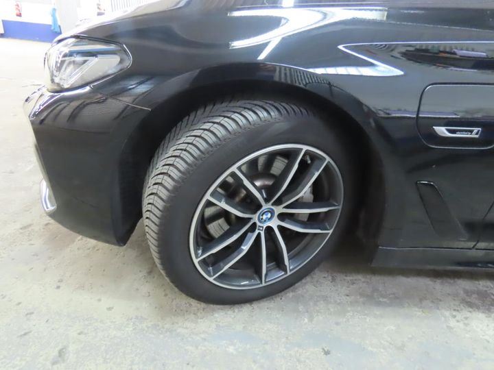 Photo 1 VIN: WBA11CG090CK35145 - BMW 530E 