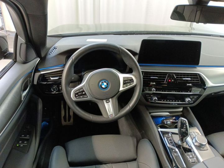 Photo 5 VIN: WBA11CH05PCN78155 - BMW 530 