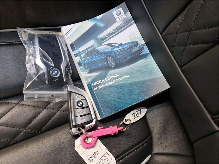 Photo 9 VIN: WBA11DX070CE81345 - BMW 520 