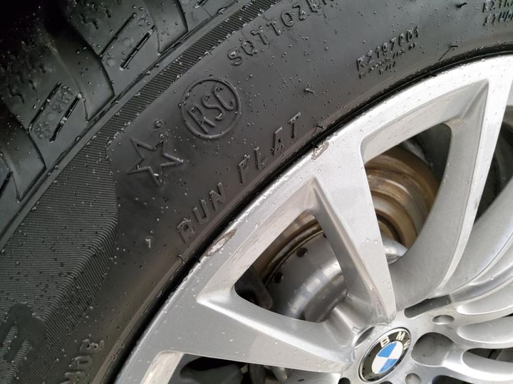 Photo 21 VIN: WBA11DX080CE38844 - BMW 520D 