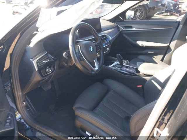 Photo 4 VIN: WBA13AG05PCM43449 - BMW 530E 