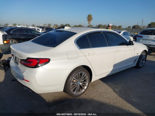 Photo 3 VIN: WBA13AG08NCJ60363 - BMW 530E 