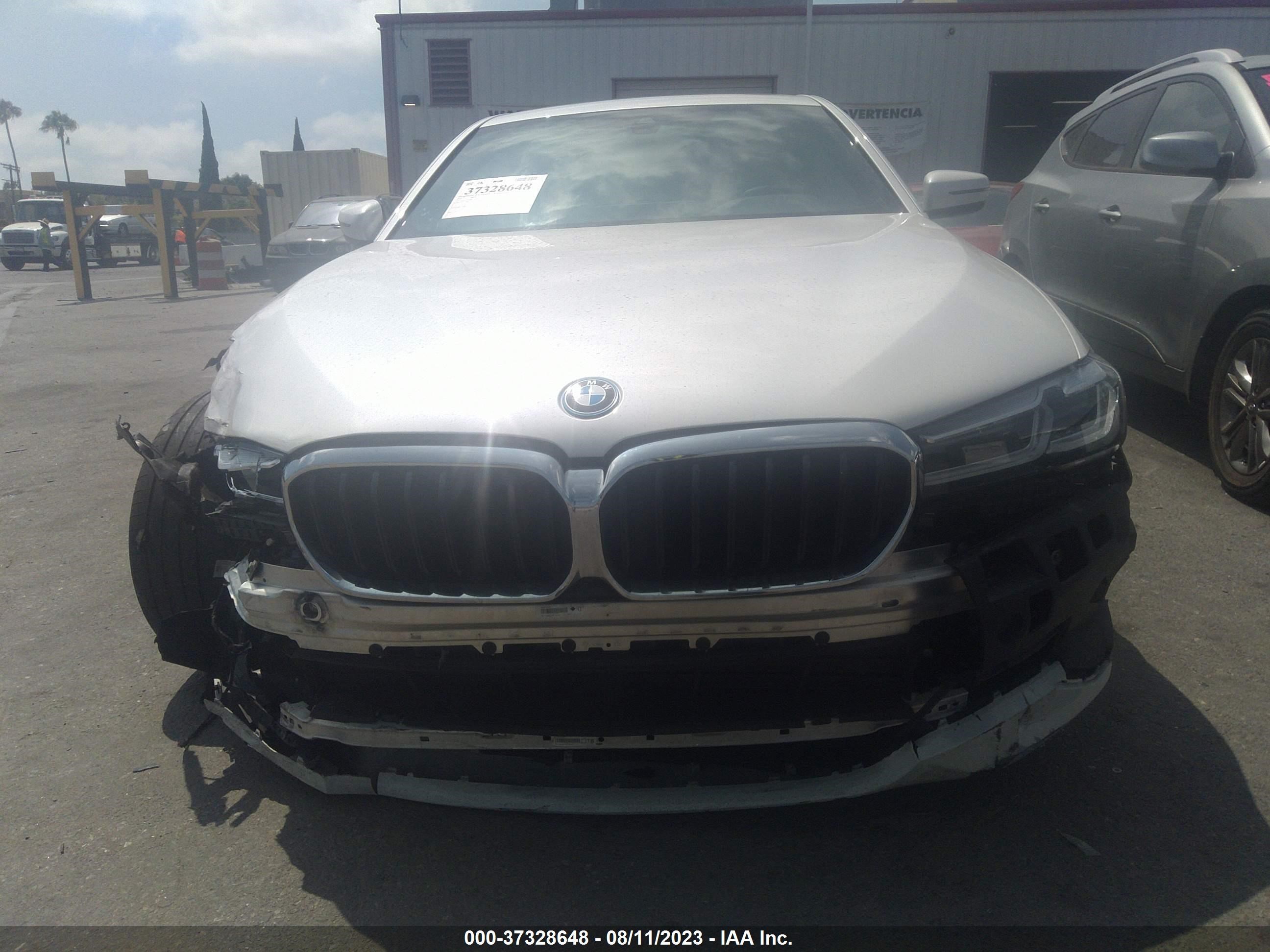 Photo 12 VIN: WBA13AG08NCK31237 - BMW 530E 